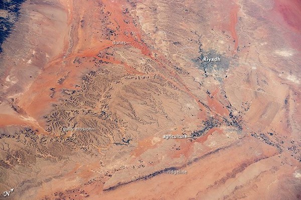 شاهد.. "ناسا" تعرض صورة من الفضاء للعاصمة الرياض وما جاورها وتصفها بـ "الثرية"