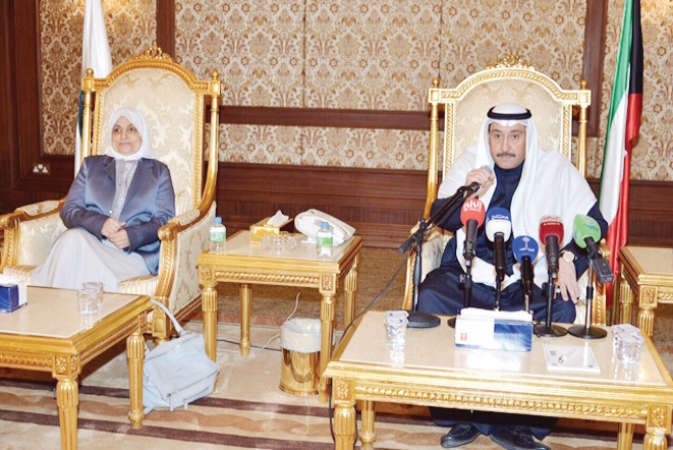 هند الصبيح والشيخ فيصل الحمود خلال اللقاء﻿