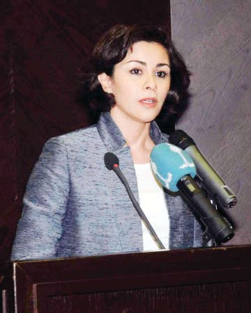 الشيخة الزين الصباح متحدثة خلال المؤتمر الصحافي﻿