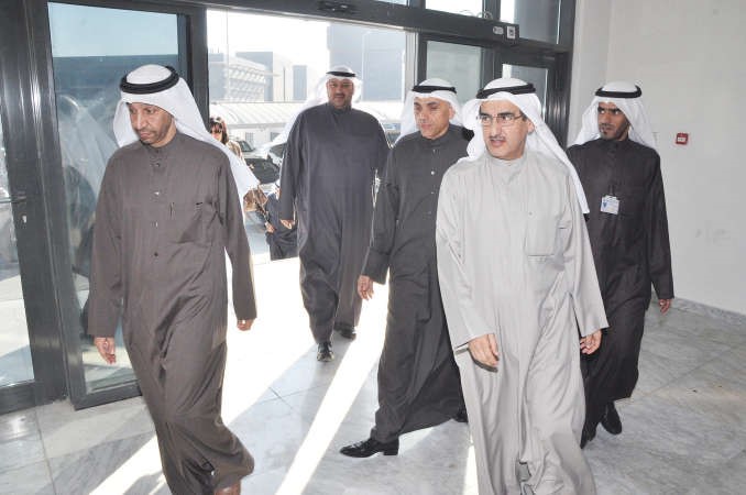الابراهيم خلال جولة في المبنى		احمد علي﻿