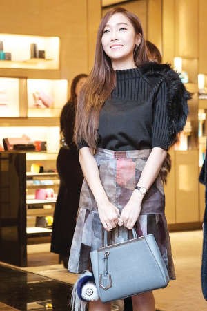 Jessica تشع جمالاً بساعة  FENDI MY WAY المتوافرة حصرياً لدى «روائع جنيف للساعات»