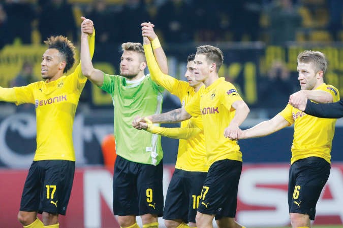 دورتموند يصالح جماهيره بالتاهل لدور 16 اپ