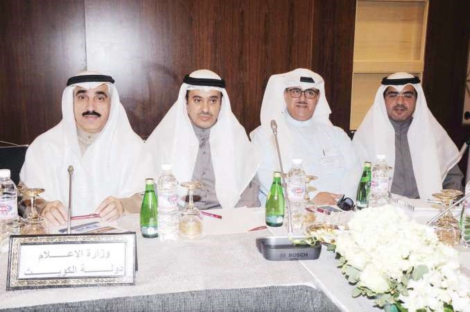 الشيخ فهد المبارك ويوسف مصطفى ﻿