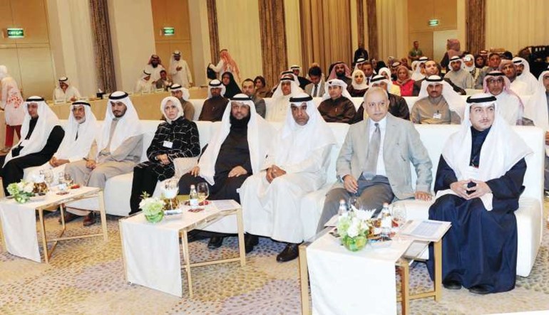 دبدر العيسى ودمحمود فخرا وصباح البحر وقيادات التطبيقي في مقدمة الحضور 