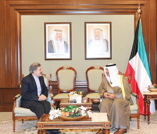 سمو رئيس مجلس الوزراء الشيخ جابر المبارك مستقبلا السفير الايراني علي رضا عنايتي﻿