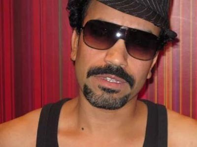 صورة: سامح حسين يفاجيء جمهوره بـ"لوك" غريب