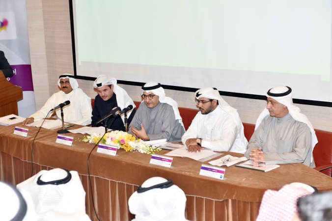 عادل الرومي خلال المؤتمر الصحافي 