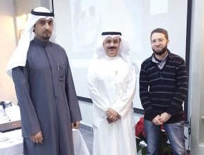 د ماجد العلي ومراقب التقنيات والمحاضر في الدورة 