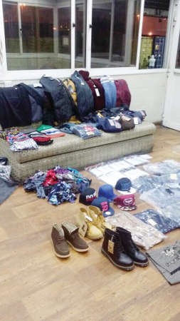 جمارك الشويخ منعت حاوية محملة بالمقلدات من الدخول إلى البلاد