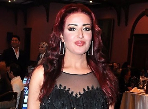 بالصور.. سمية الخشاب مع شقيقها في لبنان.. هل يشبهها؟