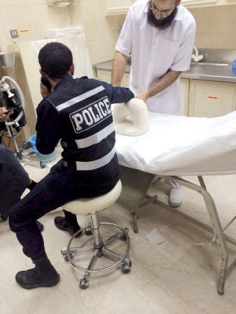 الملازم يتلقى العلاج في المستشفى ﻿