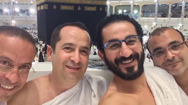 بالصور.. أول ظهور لأحمد حلمي في العمرة