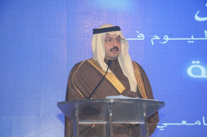 الامير تركي بن طلال متحدثا في الحفل