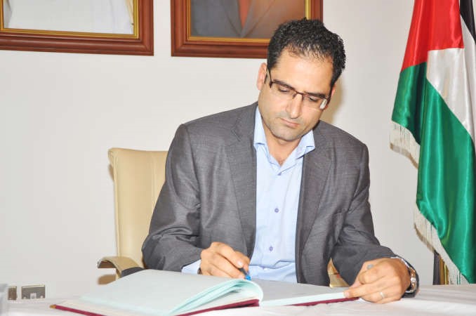 السفير التونسي نور الدين الري خلال مشاركته 