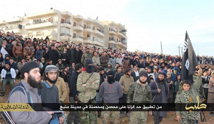 بالصور.. داعش يرجم زوجين حتى الموت بريف حلب