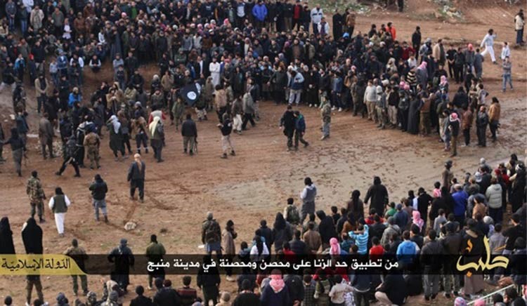 بالصور.. داعش يرجم زوجين حتى الموت بريف حلب
