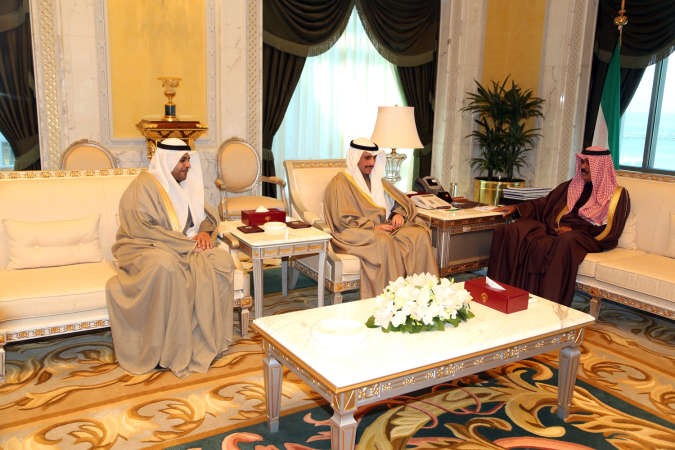 سمو ولي العهد الشيخ نواف الاحمد مستقبلا رئيس مجلس الامة مرزوق الغانم والنائب محمد الجبري 