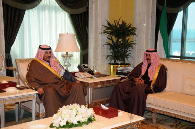 سمو ولي العهد خلال استقباله الشيخ صباح الخالد