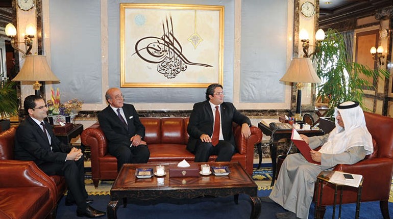سمو رئيس الوزراء الشيخ جابر المبارك مستقبلا الوزير التونسي المكلف بالتنسيق ومتابعة الملفات الاقتصادية نضال الورفلي 