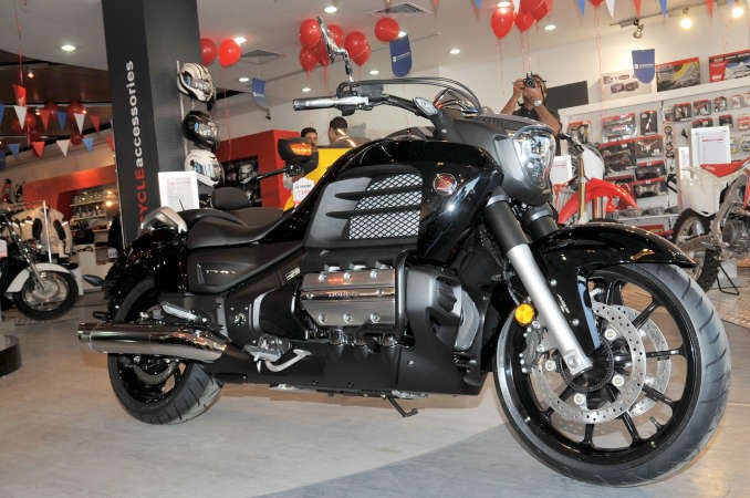 دراجات هوندا F6C Goldwing الجديدة قاسم باشا