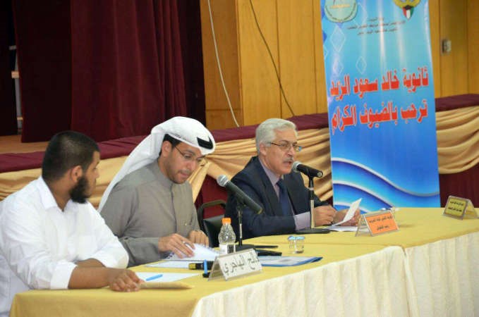 المتحدثون خلال الحلقة النقاشية﻿