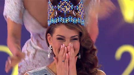 بالفيديو.. لحظة تتويج ملكة جمال العالم 2014 ذات الجمال الصارخ والتي أعادت للمسابقة عصرها الذهبي