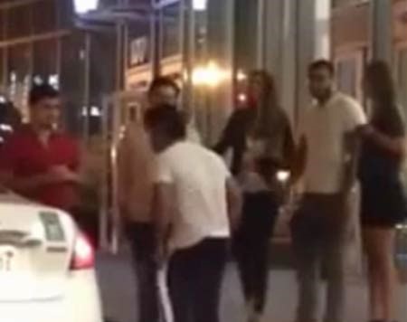 شاهد.. مشاجرة بين شابين خليجي ولبناني بسبب فتاة تنتهي بكارثة 