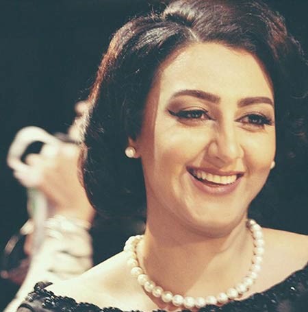 بالصور.. هيفاء حسين باطلالة كلاسيكية بالأسود تعود فيها للزمن الجميل