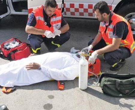 صورة: مزاح مراهقين يؤدي لسقوطهما من عمارة سكنية بالمدينة المنورة