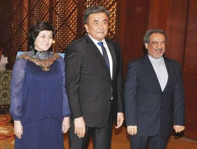 القائم بالاعمال الايراني حسن زرنكار مهنئا ﻿