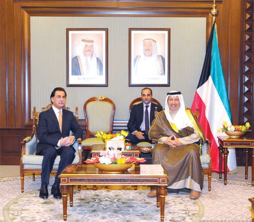 سمو رئيس الوزراء الشيخ جابر المبارك مستقبلا سردار اياز صادق﻿