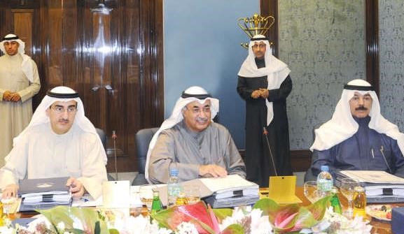 الشيخ محمد الخالد ودعبدالمحسن المدعج ومعبدالعزيز الابراهيم خلال الاجتماع﻿