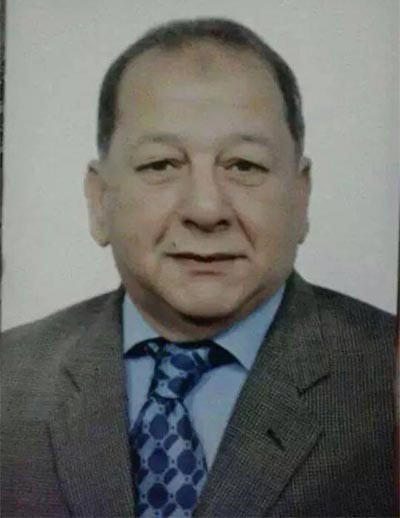 بالصور.. حسن الرداد يتلقى العزاء في وفاة خاله