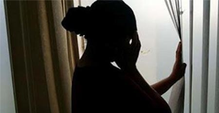شاب يبتز فتاة بـ 300 ألف ريال سعودي بعد أن أوهمها أنه "طبيبة تجميل" 