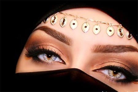 بالصور.. تعرف على "العمانية" صاحبة أجمل عيون ساحرة في العالم