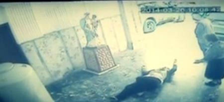 بالفيديو.. قاضية لبنانية تسحل جارتها بسبب خلاف حول خزان مياه