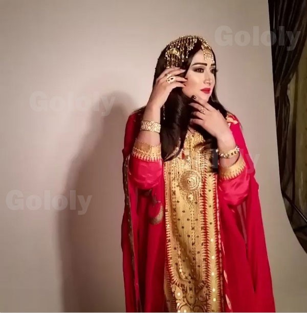 بالصور.. شيماء سبت تحتفل بالعيد القومي للبحرين بعباءة مميزة في جلسة تصوير خاصة
