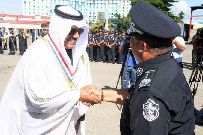 الشيخ احمد النواف مع الفريق سليمان الفهد ﻿
