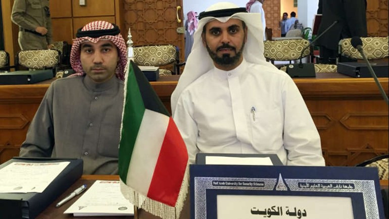 العقيد عبدالله المخيال والنقيب عثمان غريب مثلا الكويت ﻿