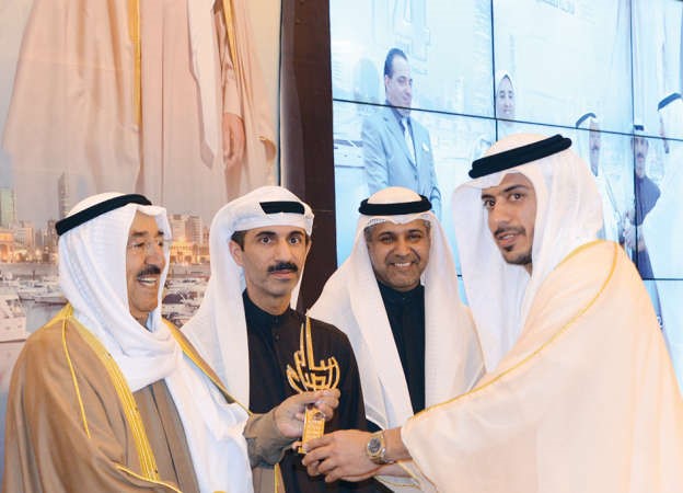 تكريم احد الفائزين
﻿