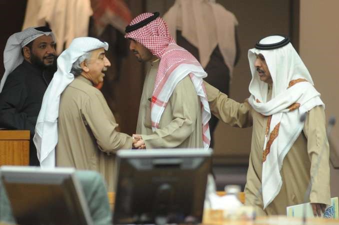 حمد سيف وانس الصالح ودعبدالحميد دشتي
