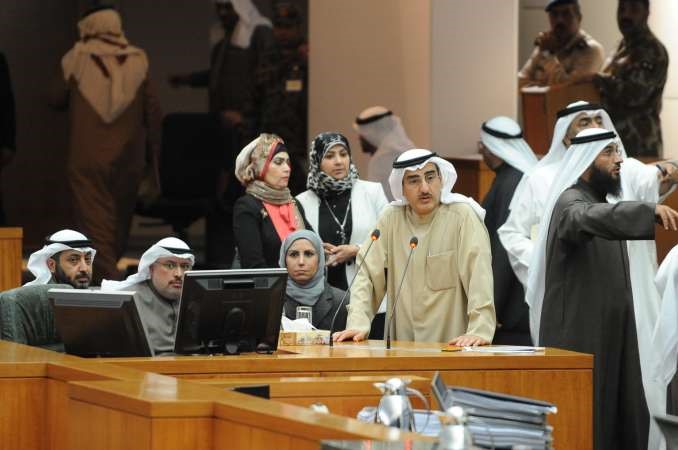  معبدالعزيز الابراهيم يعرض انجازات وزارته على المجلس
