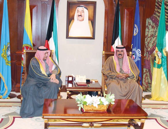 سمو ولي العهد لدى استقباله الشيخ خالد الجراح ﻿