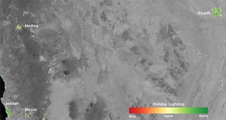 بالصور.. ناسا تنشر لأول مرة صورًا فضائية لمكة والمدينة أثناء الاحتفالات الدينية