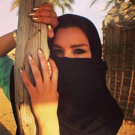 صورة: من هذه النجمة المنقّبة؟