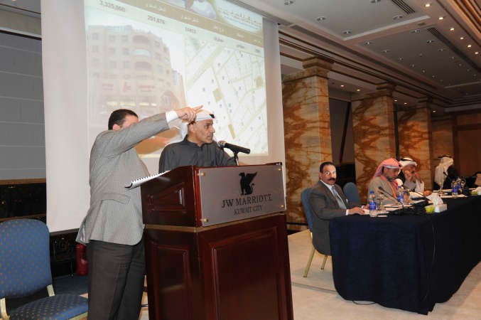 جانب من عملية بيع احد العقارات﻿