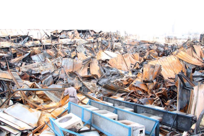 جثة الهندي المتفحمة وجدت بين ركام سكن العمال﻿
