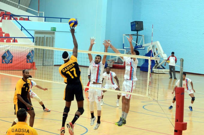 ضربة ساحقة من لاعب القادسية سعد صالح 