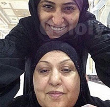 بالصور.. شجون الهاجري تؤدي مناسك العمرة وتنشر صورها بالحجاب
