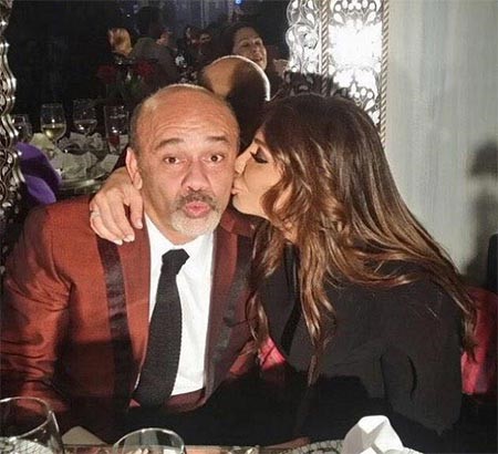 بالصور.. "شورت وجاكيت" اليسا يثيران الجدل لغرابتهما وخروجهما عن المألوف